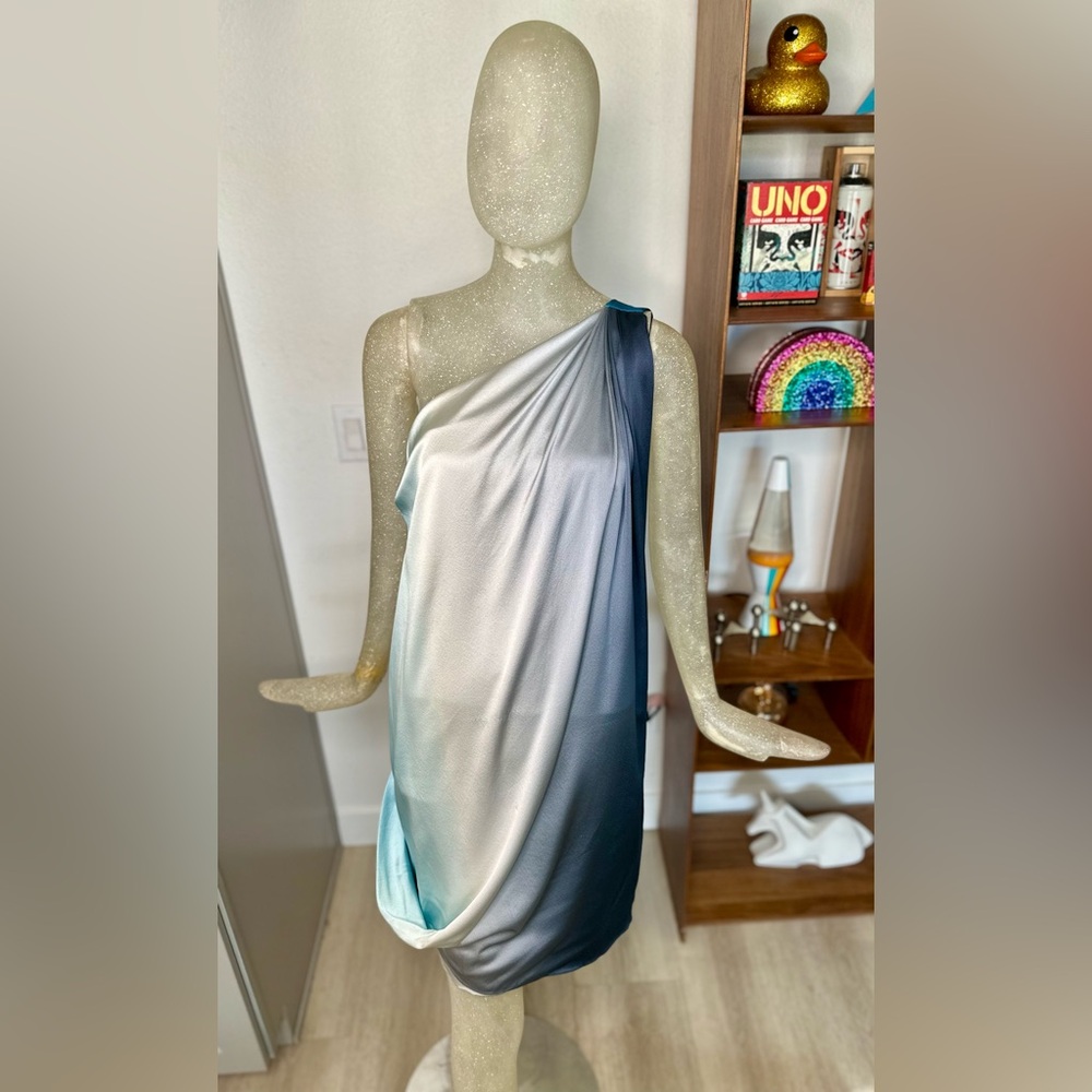 Nicole Miller Blue Sill One Shoulder Mini Dress. New With Tags! 🤩💙🤍 Size 4